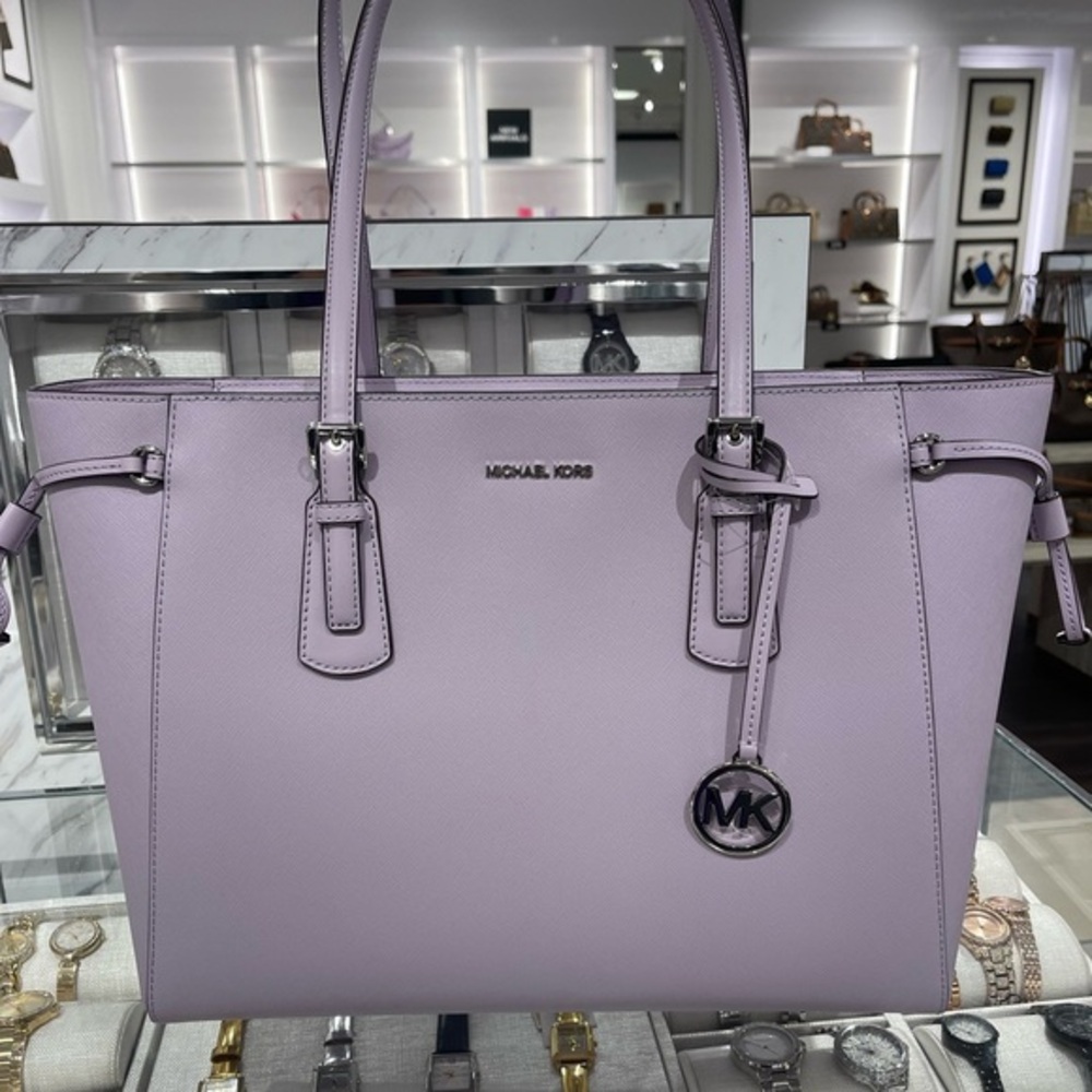 MICHAEL KORS Voyager Large Saffiano Leather Shoulder Tote Bag
Light Quartz 
NWT